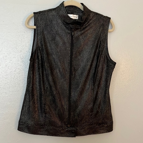 Sport Haley zipper front vest. Size Medium. - Picture 1 of 6